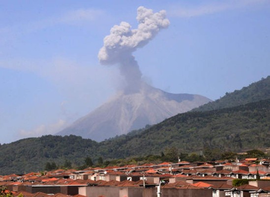 Volcán Fuego reanuda actividad eruptiva en Guatemala