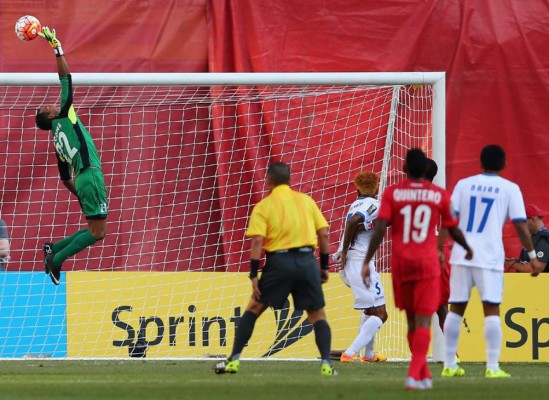 Selección de Honduras sigue con vida pese a empate con Panamá