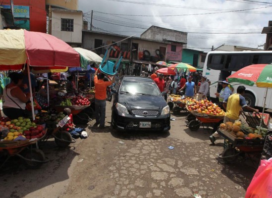 Vendedores a reunión en la DEI