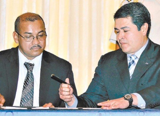 Suscriben pacto para impulsar la economía social