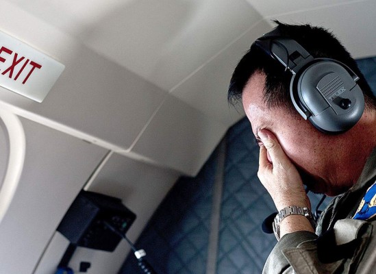 Pasajeros del avión de AirAsia estaban tomados de la mano