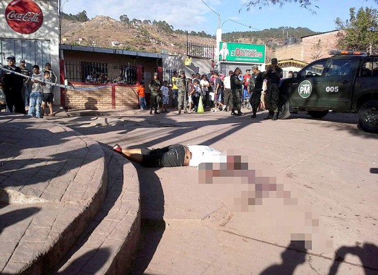 Un muerto y un herido en ataques a motoristas