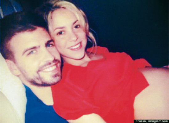 Foto: Shakira y Piqué presumen embarazo