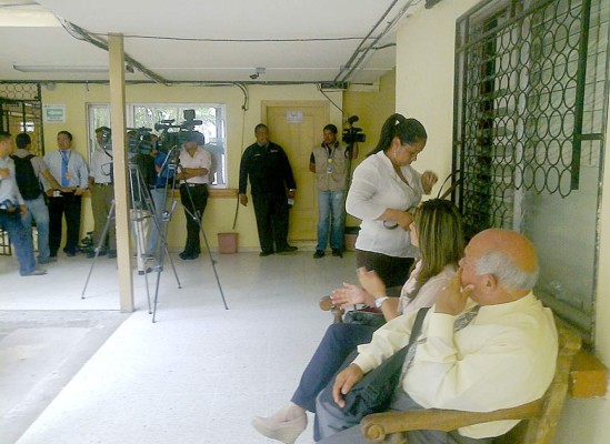 CN socializa Ley de Protección a Periodistas con directores de medios