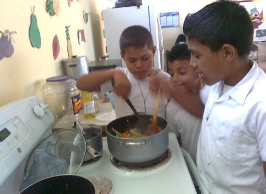 Reconociemiento especial a escuela emprendedora