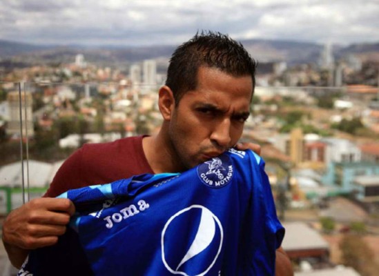 Lucas Gómez regresaría en dos meses y medio a las canchas tras ser operado