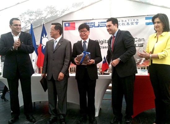 Honduras: Inauguran centro digital del programa de inglés Yes, We Can