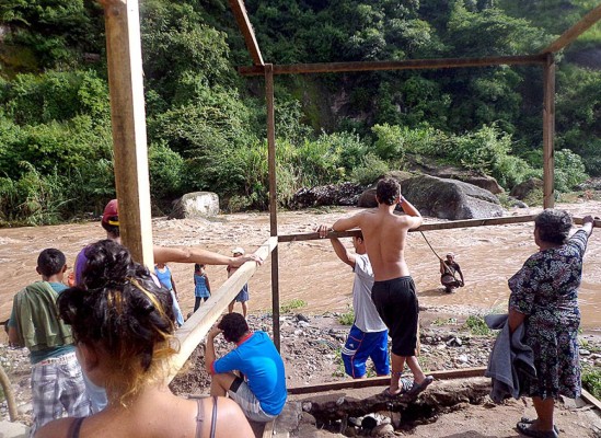 Capital de Honduras en alerta por desbordamiento de río Choluteca