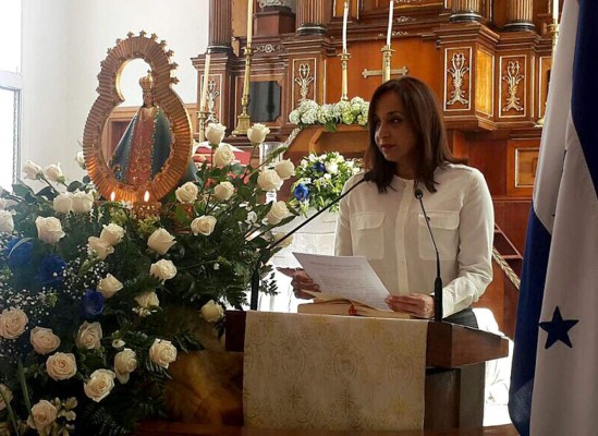 Hondureños en Nicaragua le cantan a la 'Morenita'