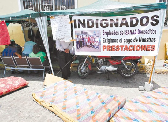 Pagan decimocuarto en el SANAA