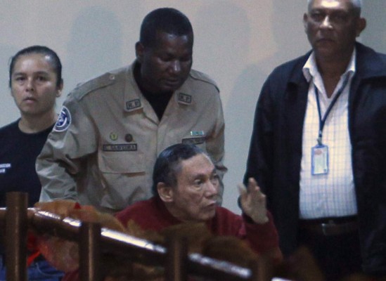 Manuel Noriega pide perdón