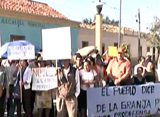 Morocelí: Pobladores protestan frente a alcaldía