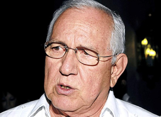 Micheletti, contra retorno de Zelaya al PL