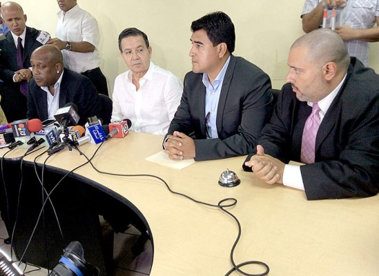 Hernán Medford es presentado como nuevo director técnico de Honduras