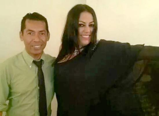 La India luce atuendo de diseñador hondureño en Miami