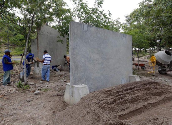 Instalan paneles para grafitti