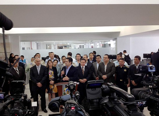 Honduras inicia una 'nueva etapa en la seguridad' de sus fronteras