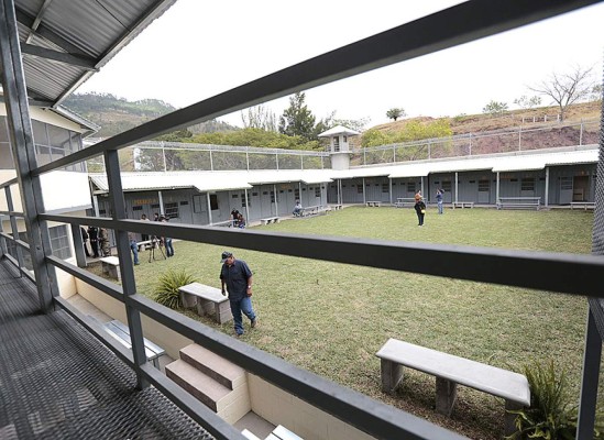 Honduras: Inauguran celdas en los Cobras