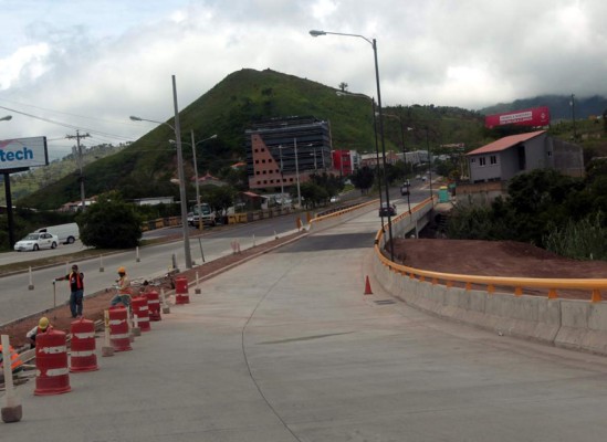 Habilitado carril de desaceleración