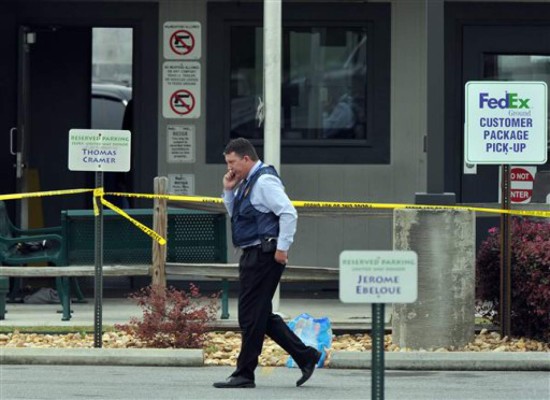 Un muerto y seis heridos por tiroteo en oficina de FedEx