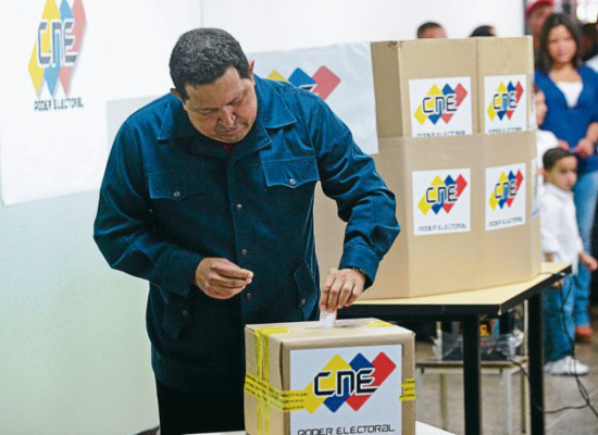 Venezolanos asistieron masivamente a elecciones