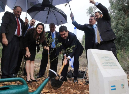Homenaje a víctimas del Holocausto a nombre del pueblo de Honduras