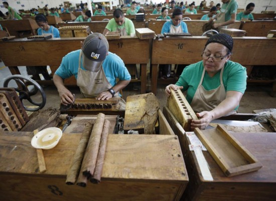 Los puros, un maridaje perfecto de humo y placer