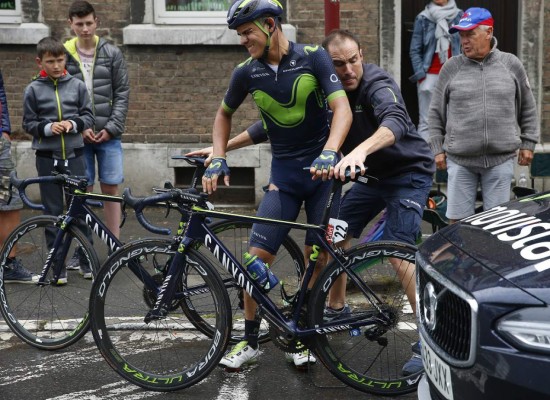 Andrey Amador sufrió heridas en caída en el Tour pero pudo continuar