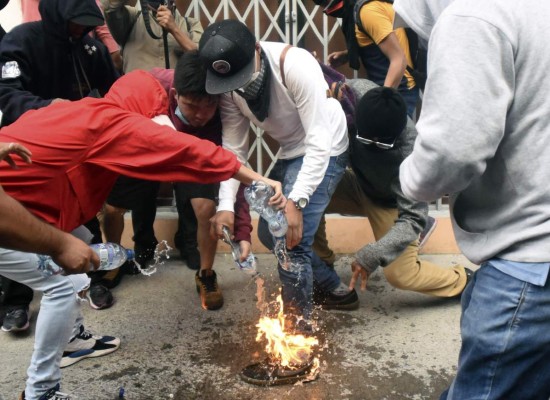 Las imágenes más impactantes de las protestas en Guatemala (FOTOS)