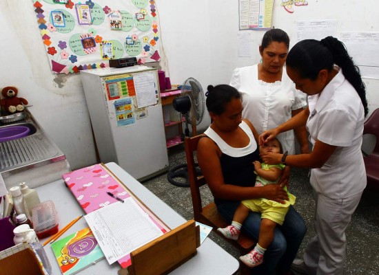 Tegucigalpa: Con las recetas salen pacientes en centros de salud