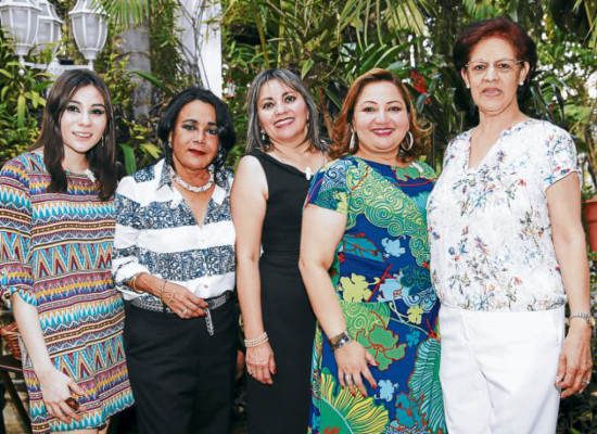 Tiernos detalles prenatales para Isabella