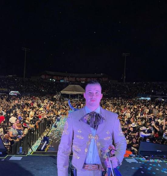 Daniel Arellano, el violinista de Nodal que dejó flechadas a las hondureñas