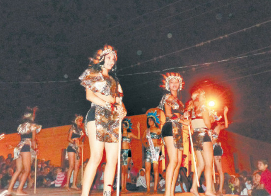 Amanda Godoy es la reina de Comayagua