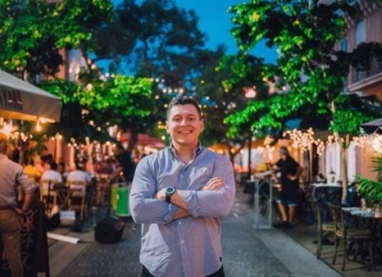 Dedicados al ministerio y cercanos a su padre: así son los hijos de Guillermo Maldonado