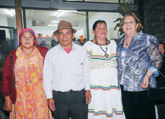 Exquisito coctel de inauguración