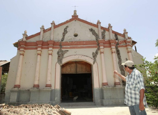 Manos que renuevan obras patrimoniales