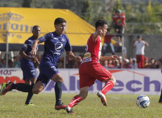 El Mimado siempre se coronó cuando inició fuera del Nacional...