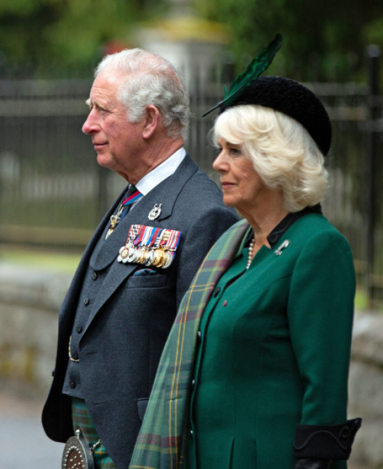 Los cambios del rey Carlos III en la monarquía tras suspenderse el luto por Isabel II