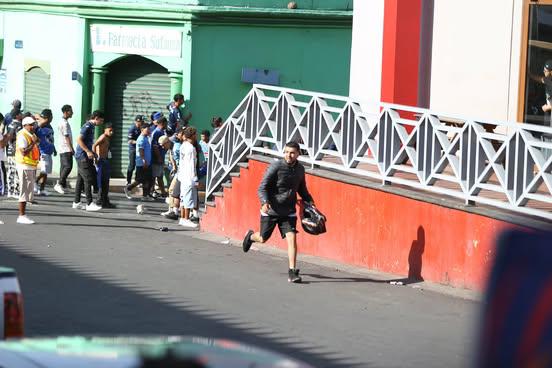 En fotos: Heridos, disparos y un caos total en las afueras del Nacional previo al Motagua vs Olimpia