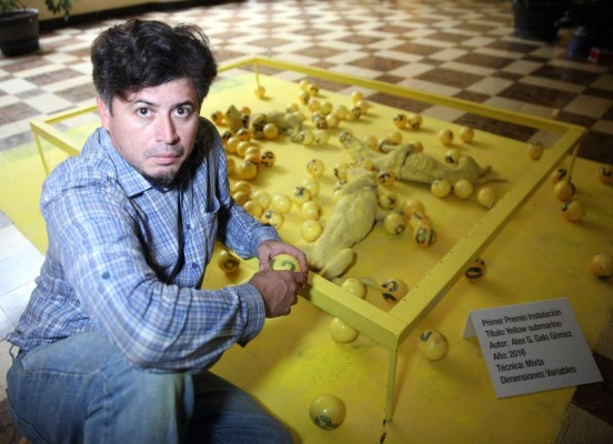 El mensaje de Alex Galo en el barro