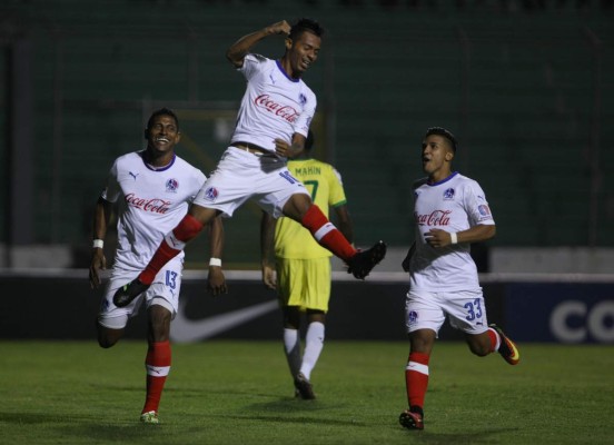 Olimpia derrota 4-0 Police United en partido de la Concachampions