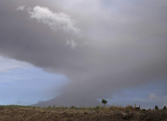 Erupción volcánica en noroeste de Nicaragua