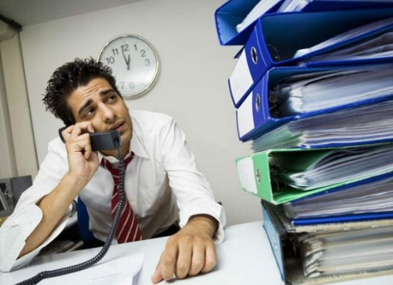 Las cinco cosas que debes dejar de hacer en tu trabajo para mejorar tu salud