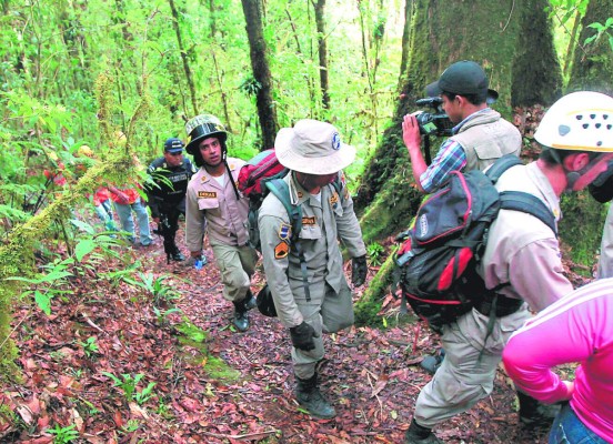 Dramático rescate de universitarios desaparecidos en bosque de La Tigra