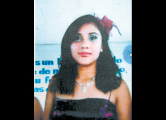 Buscan a estudiante desaparecida