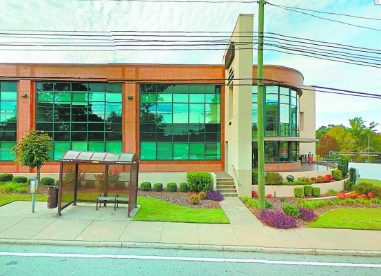 Insinuaciones sexuales y abusos en consulado