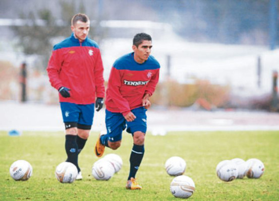 Rangers todavía no se decide por el Pitbull Claros