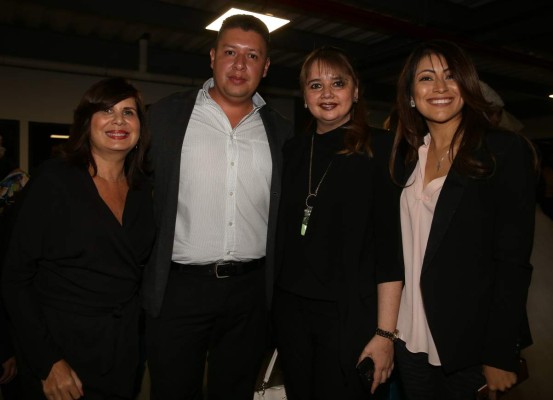 moda hondureña con un toque de locura