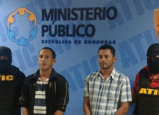 Capturan a supuestos taxistas que llevaban secuestrado a estudiante universitario