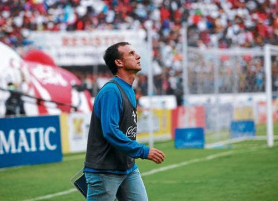 'Danilo reza para darle la 24 a la afición del Olimpia”